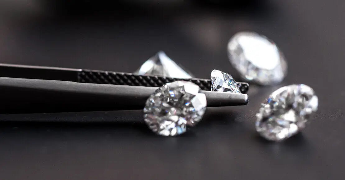 Moissanite: Storia Caratteristiche Come Riconoscerla e Perché Sceglierla