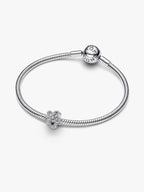 Charm Openwork Fiore Pavè Argento Sterling 925, Finitura in Oro