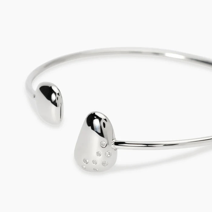 STYLE COLLECTION | STYLE 77  Bracciale bangle aperto in acciaio con cristalli
