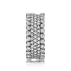 Anello a fascia con pavé scintillante