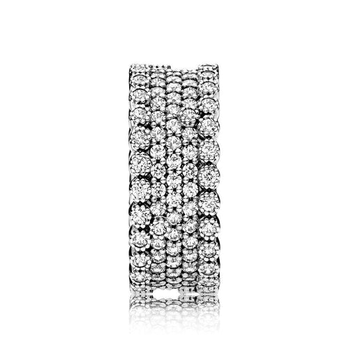 Anello a fascia con pavé scintillante