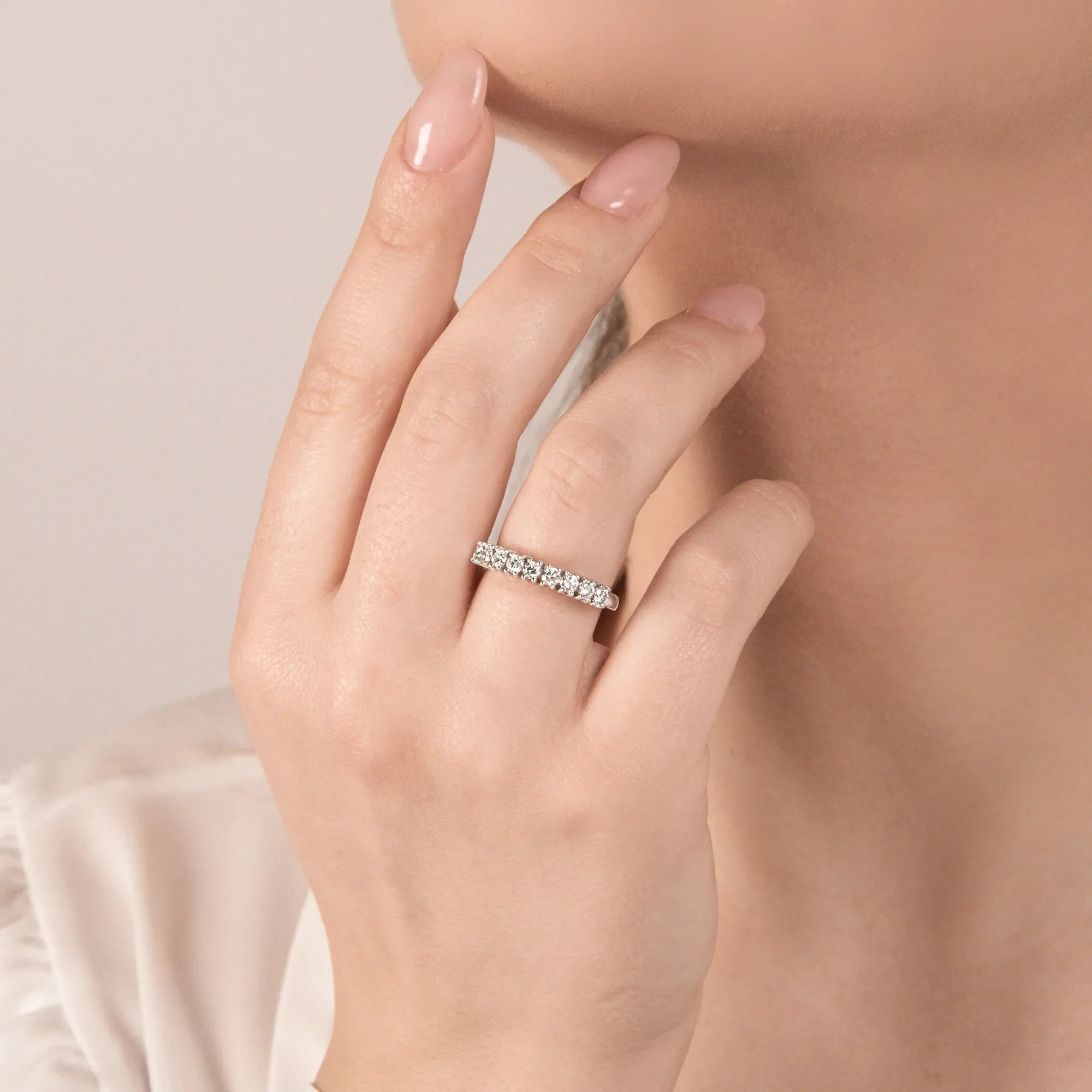 Anello Eternity in Oro Bianco e Diamanti ct. 0,60 - ANELLI