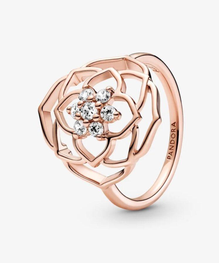 Anello Scenografico Petali di Rosa 60