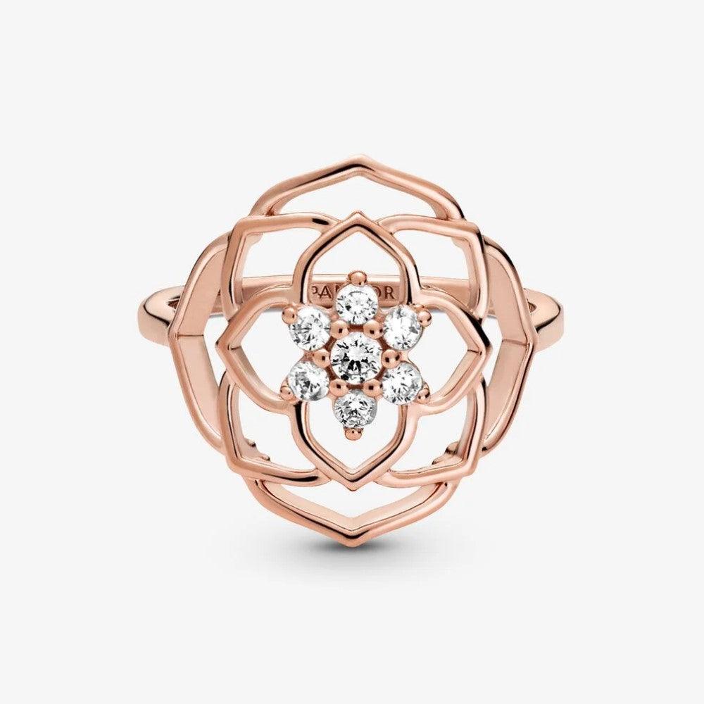 Anello Scenografico Petali di Rosa