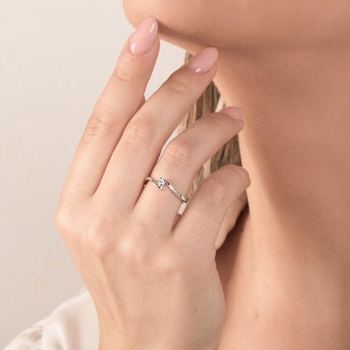Anello Solitario Diamante ct.0.05 - ANELLI