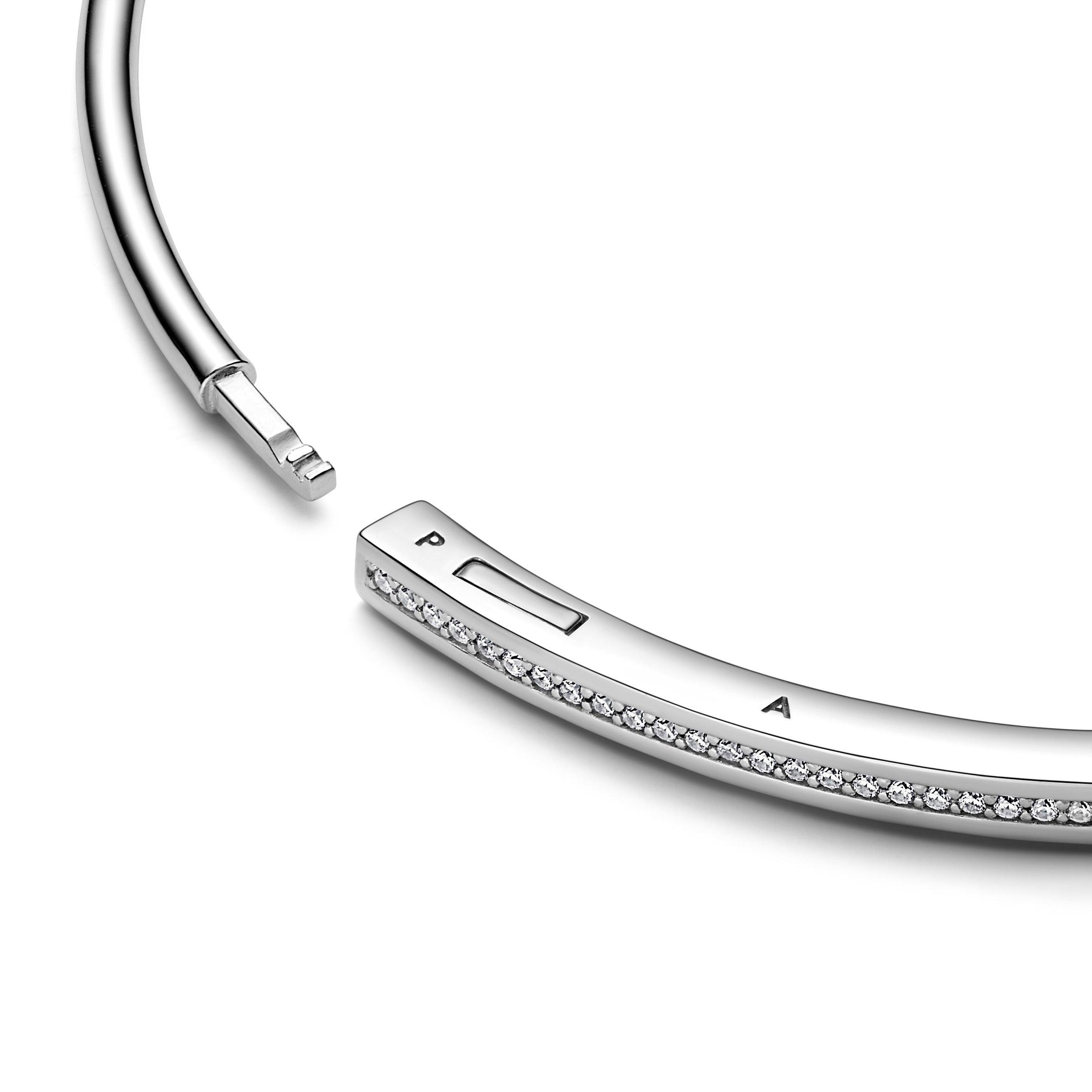 Bracciale Rigido con Simbolo Pace in Argento 925 Rodiato – Aka Gioielli Bracciale Rigido con Simbolo Pace in Argento 925 Rodiato – Aka Gioielli