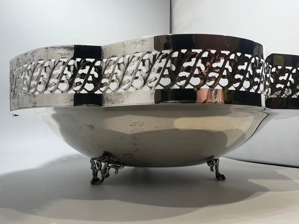 Ciotola in Argento con Bordo Traforato e Piedini Decorativi - ARGENTERIA