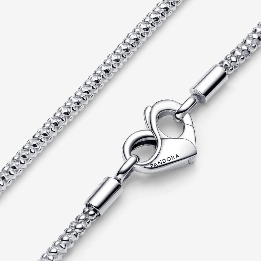 Collana Maglia Geometrica con Chiusura a Cuore