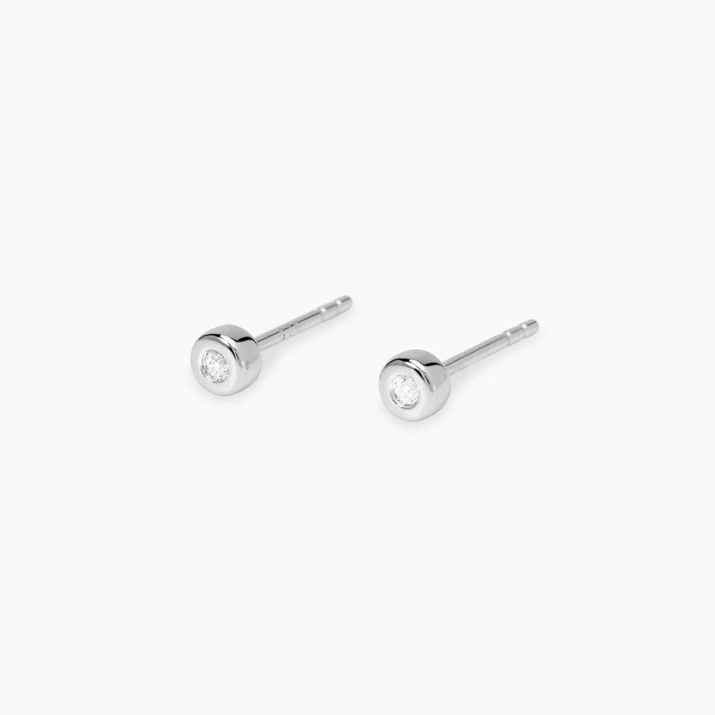Orecchini a Lobo Tondi con Diamanti Lab-Grown 0,05 ct – Mabina Gioielli