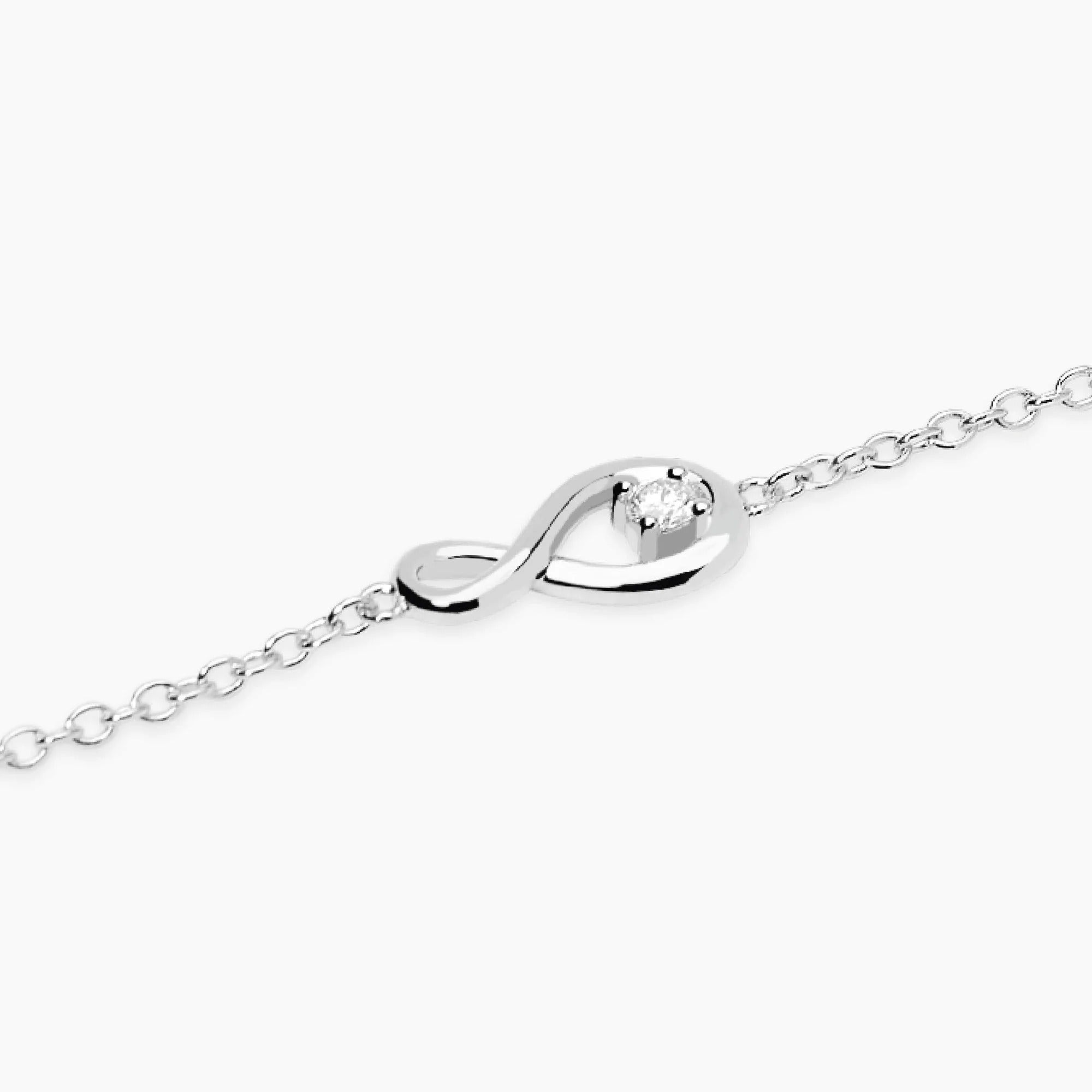 Bracciale con Infinito e Diamante Lab-Grown 0,06 ct – Mabina Gioielli