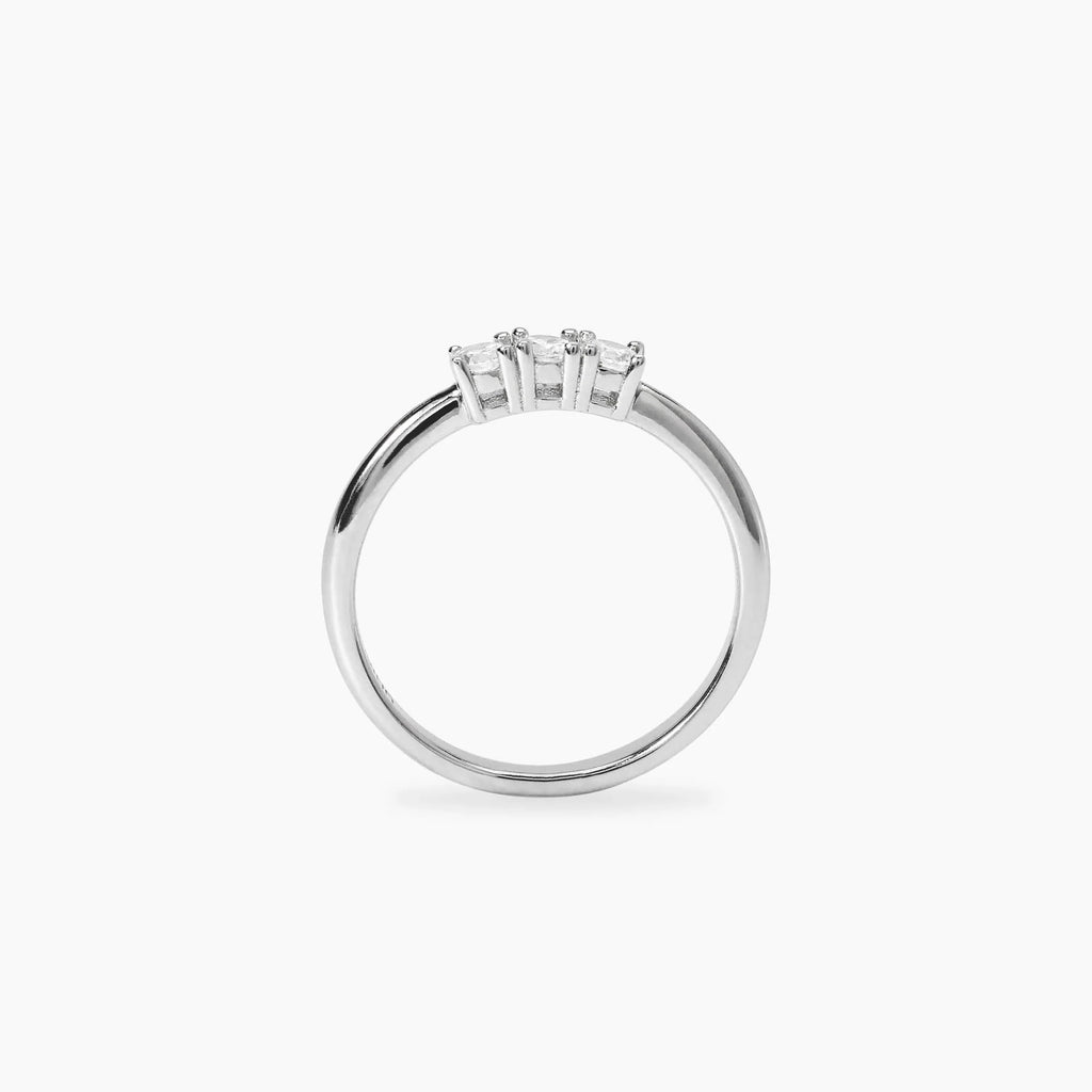 Anello Trilogy con Diamanti Lab-Grown: La Perfetta Armonia della Luce
