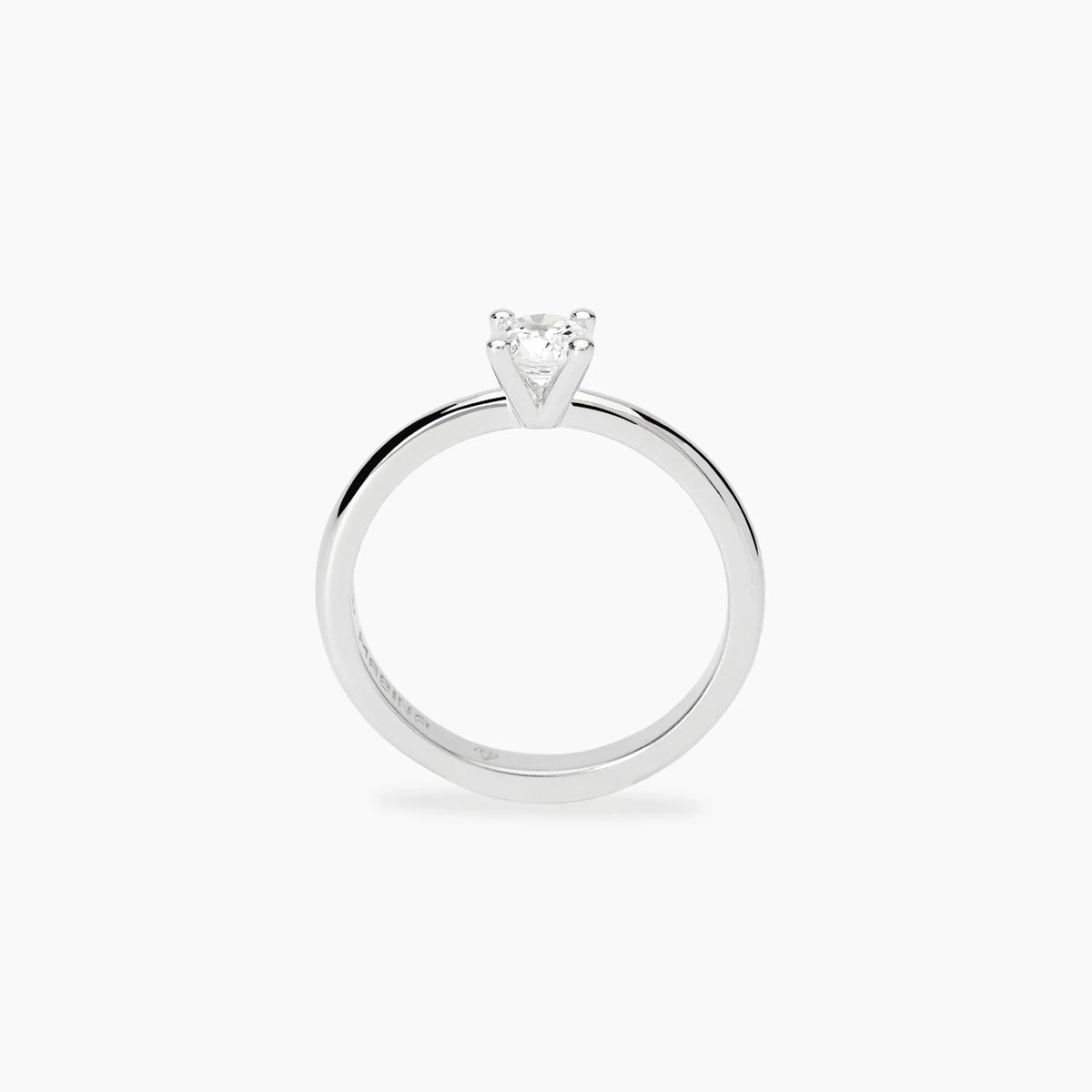 Anello Solitario con Diamante Lab-Grown Mabina: Luce Sostenibile e Design Classico