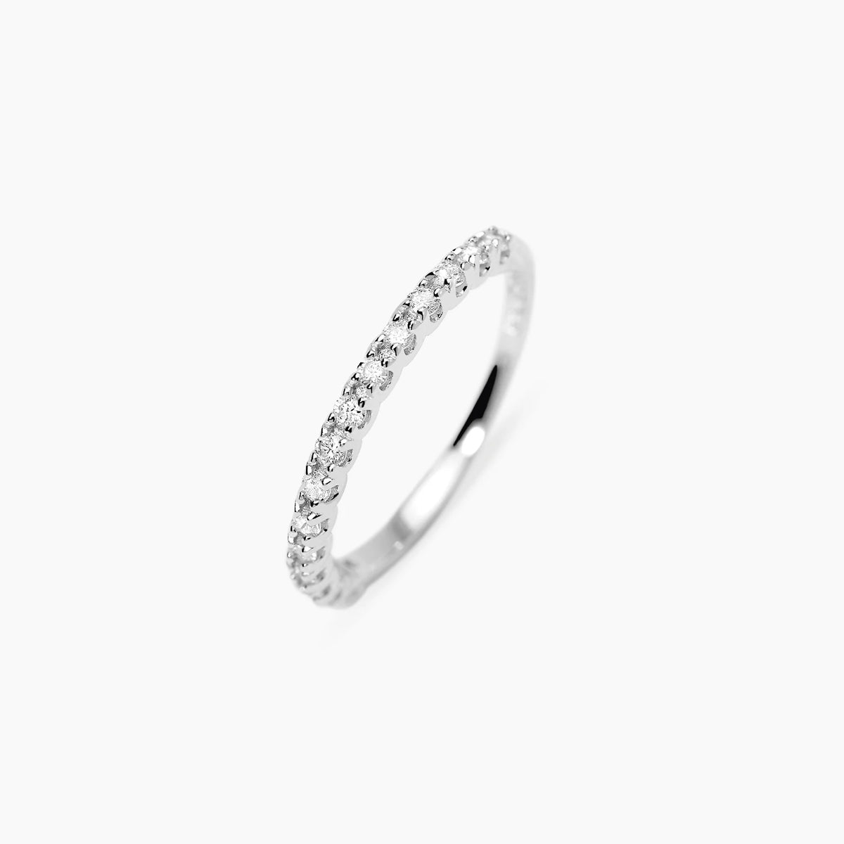 Anello Mezza Veretta con Diamanti Lab-Grown: Luminosità Sostenibile e Raffinatezza Contemporanea